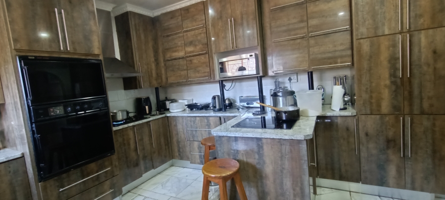 To Let 4 Bedroom Property for Rent in Kuruman Northern Cape